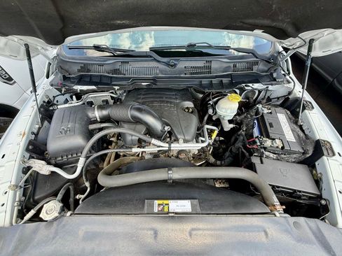 Used 2017 RAM 1500 Classic SLT AWD/4WD image 32