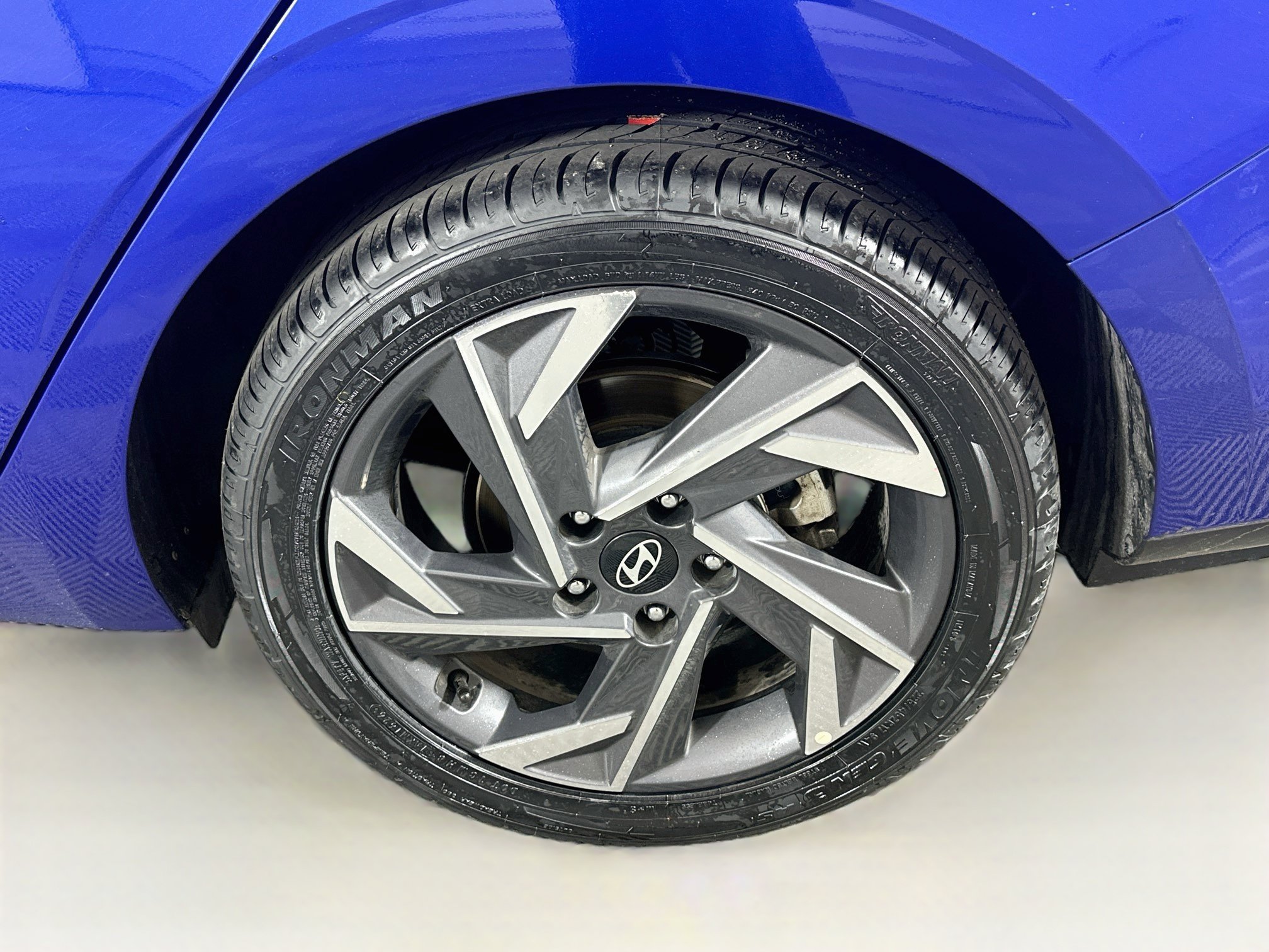 Used 2024 Hyundai Elantra Limited FWD image 11
