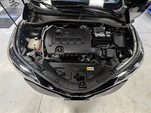 Used 2021 Toyota C-HR XLE FWD image 16