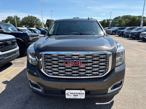 Used 2019 GMC Yukon XL Denali w/ Open Road Package AWD/4WD image 14
