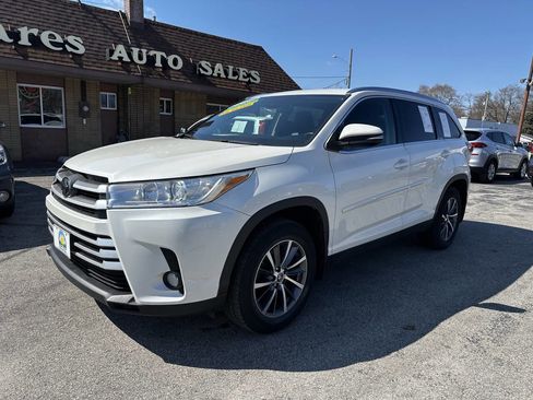 Used 2019 Toyota Highlander XLE w/ Protection Package #3 image 2