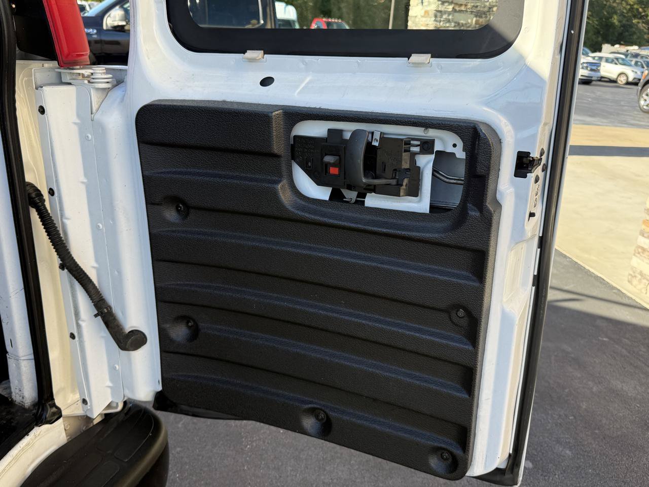 Used 2005 GMC Savana 2500 RWD image 12