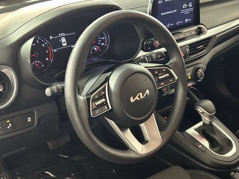 Used 2024 Kia Forte LXS w/ LXS Technology Package FWD image 13