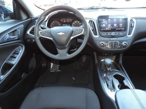 Used 2022 Chevrolet Malibu LT image 21