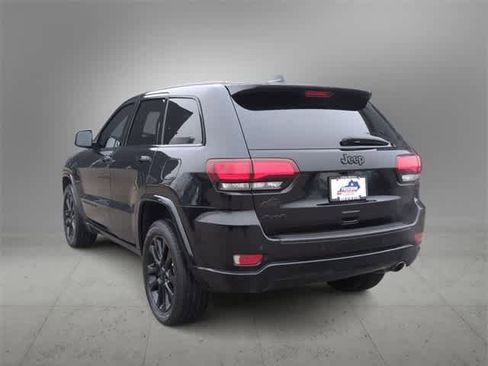 Used 2021 Jeep Grand Cherokee Laredo X image 6