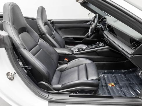 Used 2020 Porsche 911 Carrera RWD image 16