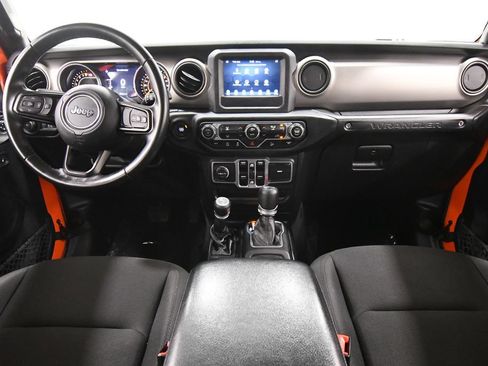 Used 2018 Jeep Wrangler Unlimited Sport S AWD/4WD image 3