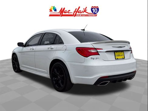 Used 2014 Chrysler 200 Limited w/ Sun/Sound Group FWD image 5