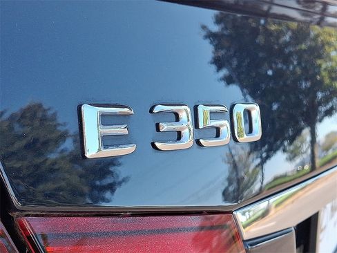 Used 2014 Mercedes-Benz E 350 4MATIC Sedan image 31