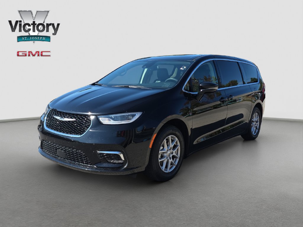 Used 2024 Chrysler Pacifica Touring-L FWD image 3