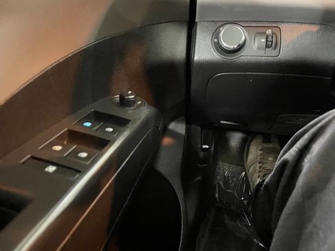 Used 2013 Chevrolet Sonic LT image 40