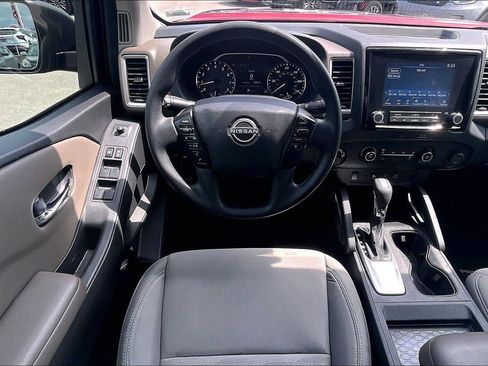 Used 2023 Nissan Frontier SV w/ Technology Package AWD/4WD image 5