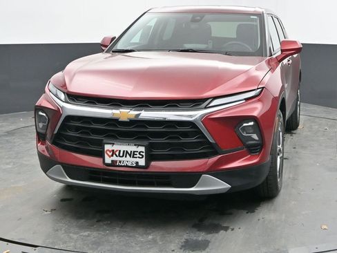 Used 2025 Chevrolet Blazer LT image 4