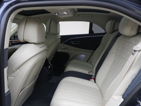 Certified 2020 Bentley Flying Spur W12 image 19