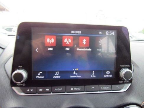 Used 2021 Nissan Sentra SR w/ SR Premium Package image 24