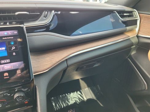 Used 2023 Jeep Grand Cherokee L Summit w/ Advanced Protech Group IV image 30