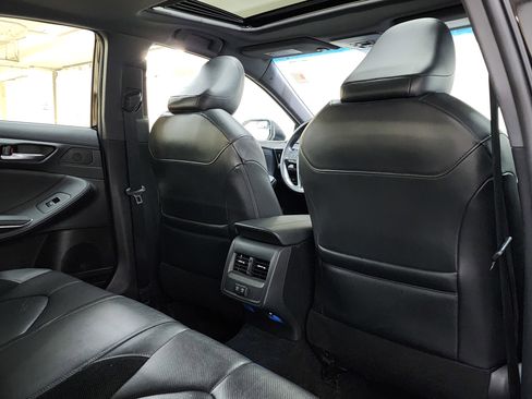 Used 2020 Toyota Avalon XSE image 18