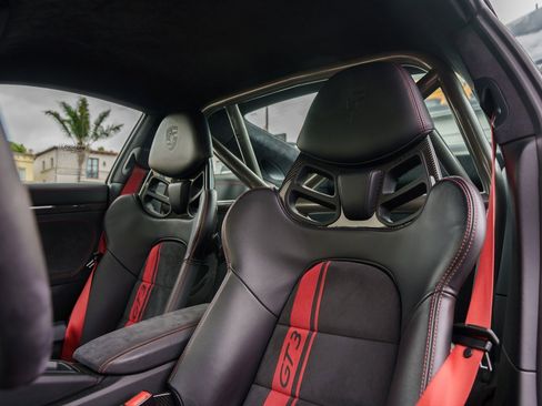 Used 2018 Porsche 911 GT3 image 18