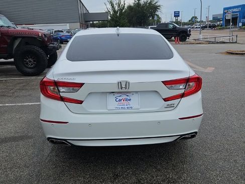 Used 2021 Honda Accord Touring image 6