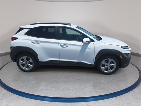 Used 2023 Hyundai Kona SEL w/ Convenience Package FWD image 4