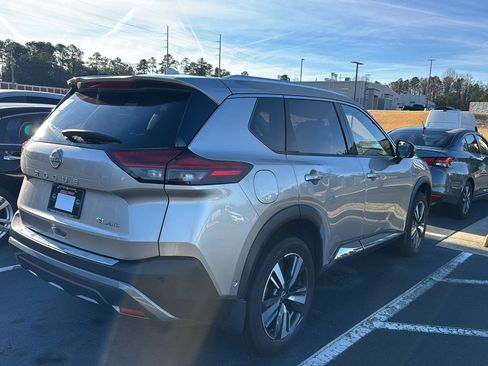 Used 2023 Nissan Rogue SL w/ SL Premium Package image 5