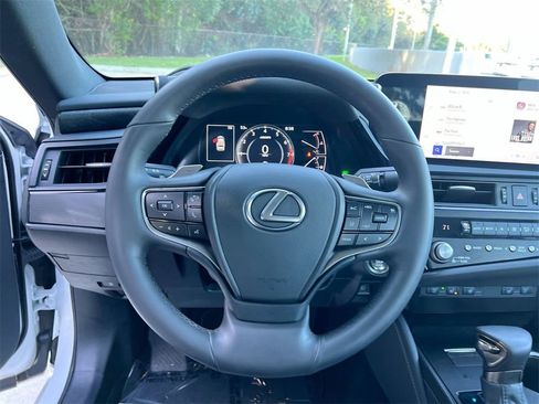 Certified 2023 Lexus ES 350 w/ Premium Package image 13