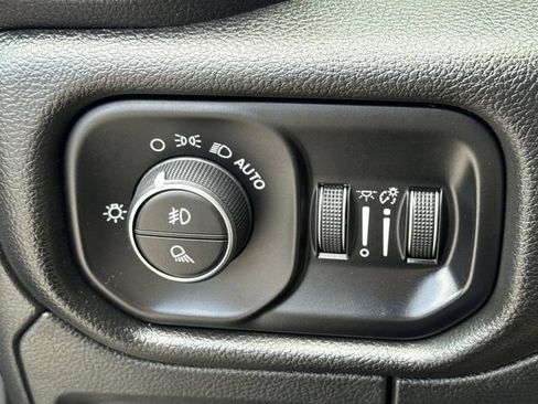 Used 2024 RAM 1500 Laramie AWD/4WD image 41