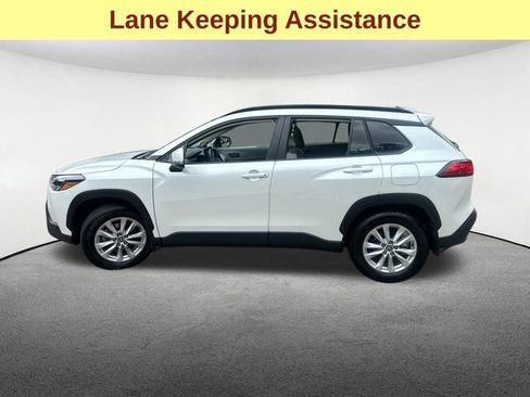 Used 2024 Toyota Corolla Cross LE w/ Moonroof Package AWD/4WD image 6