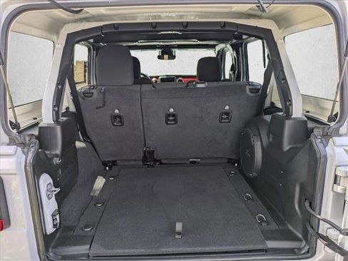 Used 2021 Jeep Wrangler Unlimited Rubicon image 6