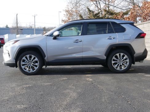 Used 2022 Toyota RAV4 Limited image 3