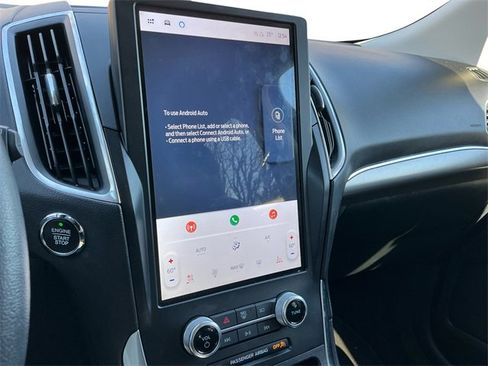 Used 2024 Ford Edge Titanium image 21