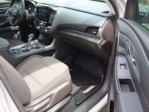 Used 2021 Chevrolet Traverse LT FWD image 47