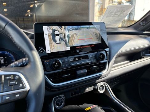 Used 2025 Toyota Grand Highlander AWD Hybrid image 42