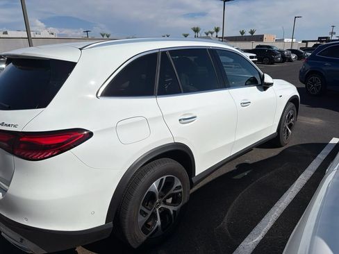 Used 2025 Mercedes-Benz GLC 350e 4MATIC image 4