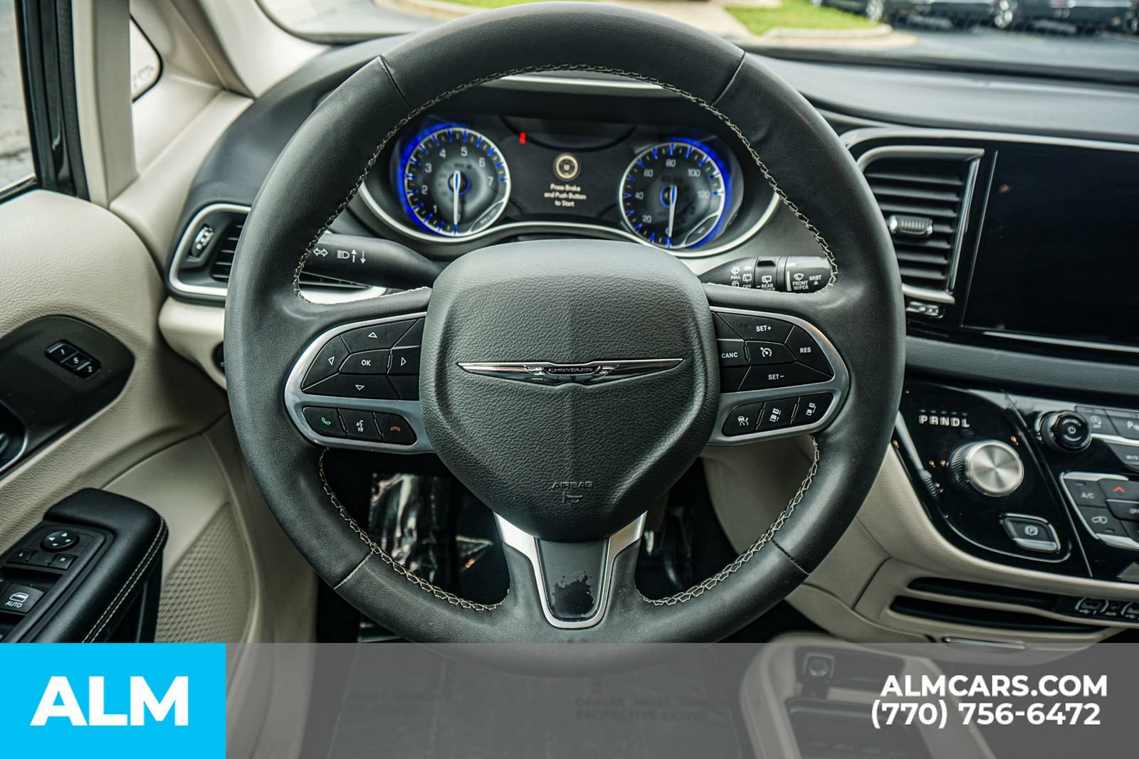 Used 2023 Chrysler Pacifica Touring-L FWD image 28