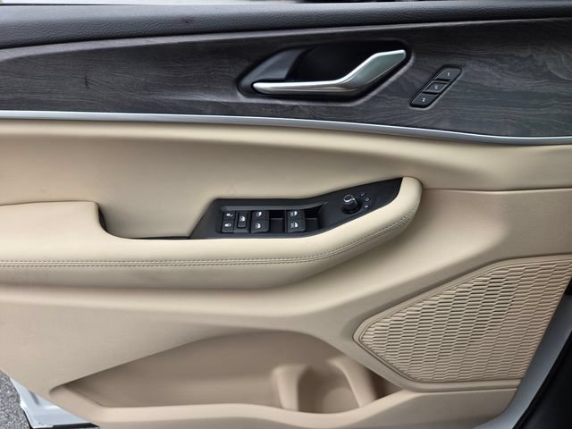 New 2026 Jeep Grand Cherokee Limited w/ Luxury Tech Group II RWD image 24