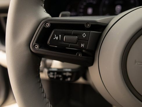 Used 2025 Porsche 911 Carrera GTS image 36