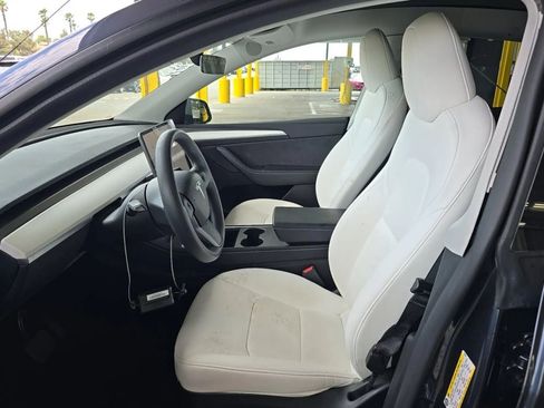 Used 2024 Tesla Model Y Long Range RWD image 8
