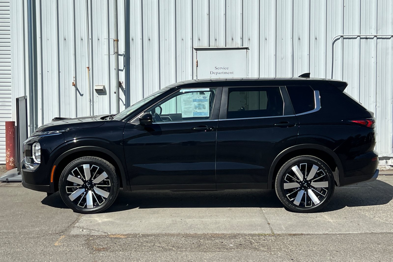 Used 2025 Mitsubishi Outlander SE FWD image 7