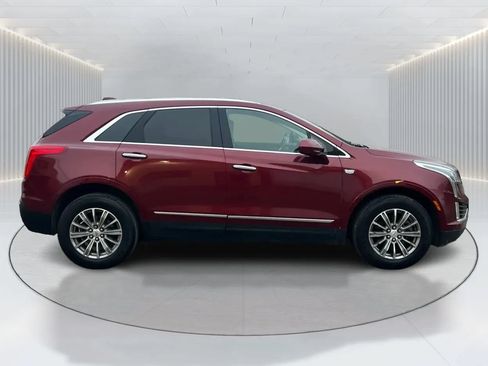 Used 2017 Cadillac XT5 Luxury w/ Driver Awareness Package FWD image 8