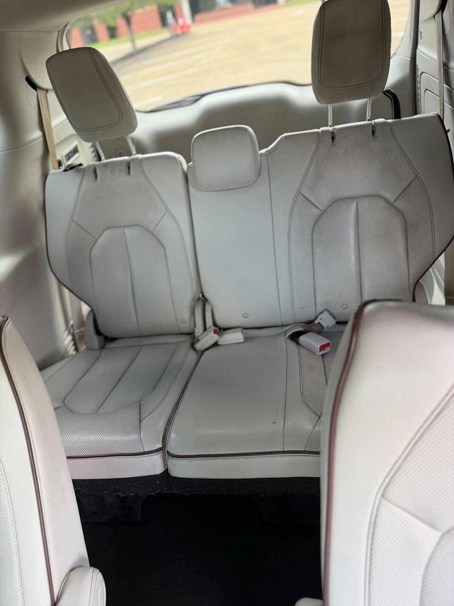 Used 2017 Chrysler Pacifica Limited FWD image 13