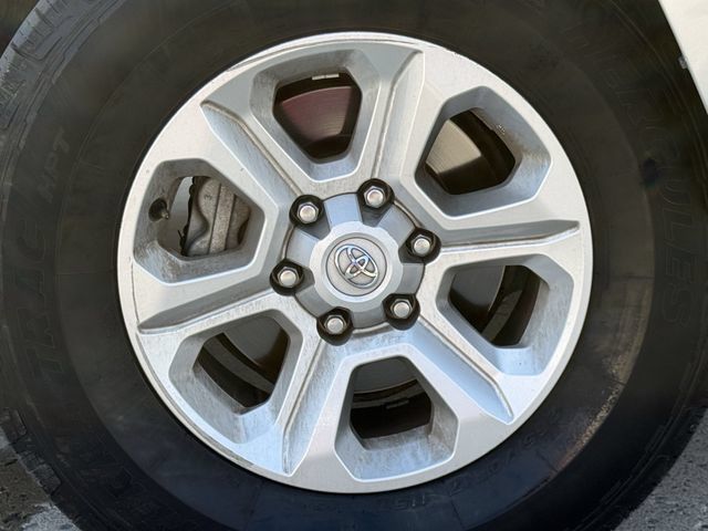 Used 2024 Toyota 4Runner SR5 AWD/4WD image 9