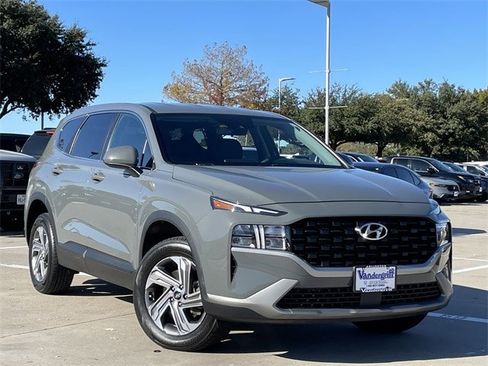 Used 2023 Hyundai Santa Fe SE image 2