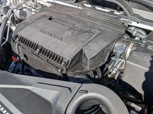 New 2025 Honda Pilot Touring image 16