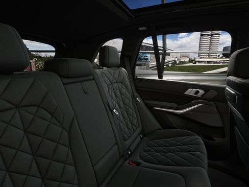 Used 2026 BMW X5 xDrive40i w/ M Sport Package image 41