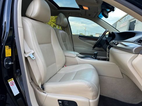 Used 2013 Lexus LS 460 w/ Comfort Pkg image 22