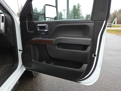 Used 2018 GMC Sierra 3500 SLE w/ SLE Preferred Package image 39