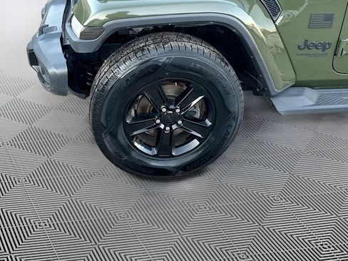 Used 2020 Jeep Wrangler Unlimited Sahara image 9