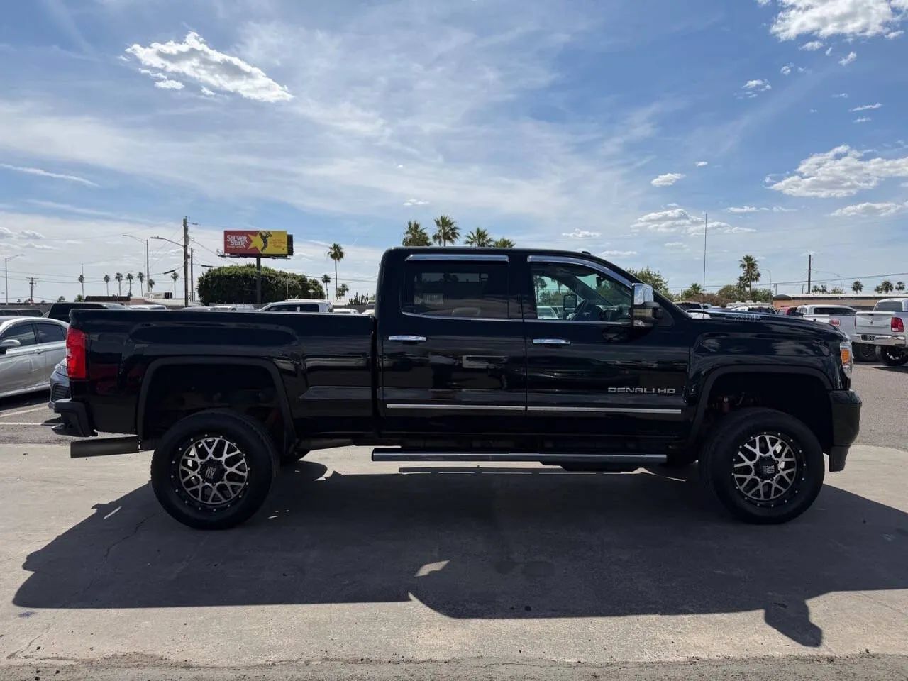 Used 2017 GMC Sierra 2500 Denali w/ Duramax Plus Package AWD/4WD image 13