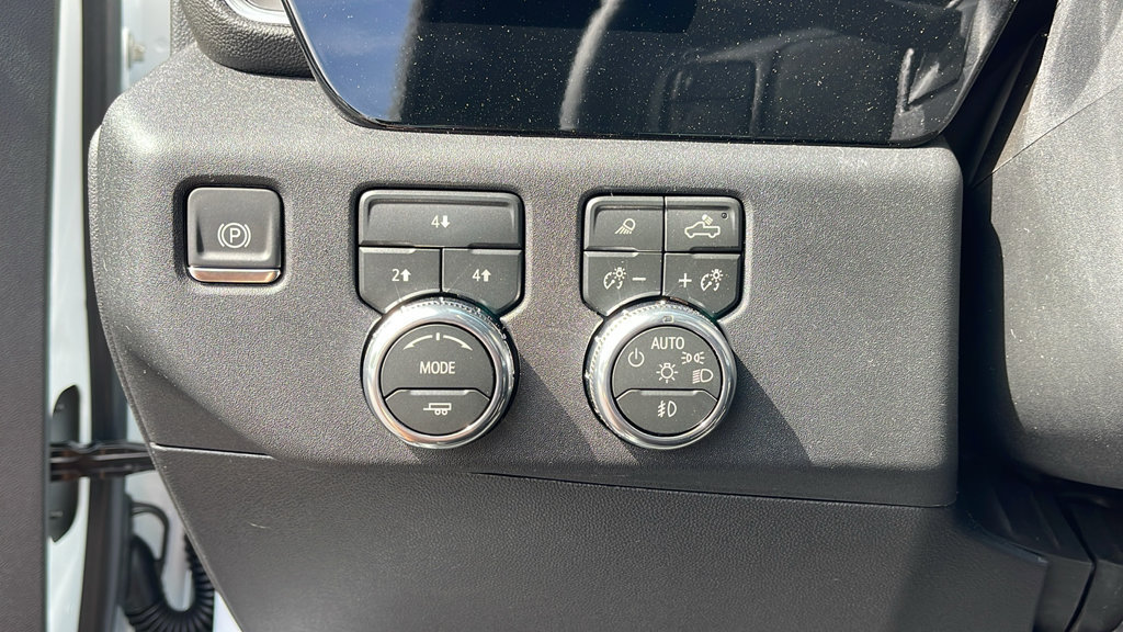 New 2026 GMC Sierra 3500 SLE AWD/4WD image 21